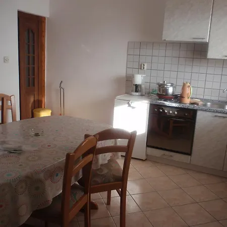 Lucica 3120 Rab Town